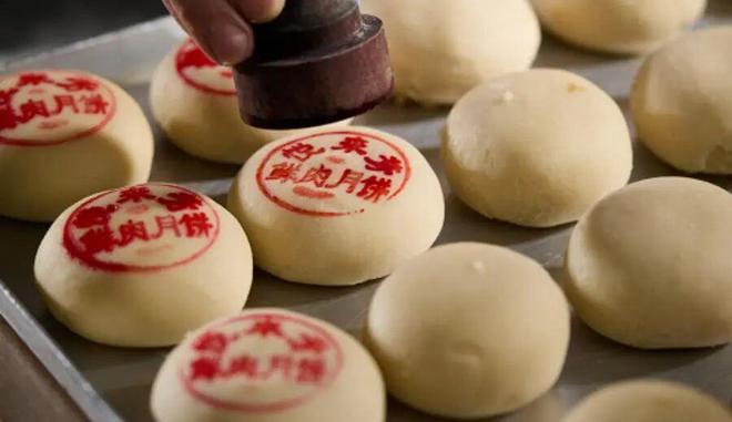 时凌晨三点就来！城隍庙开出“爷青回”市集CQ9电子专用平台为这口上海有人排队6小(图12)